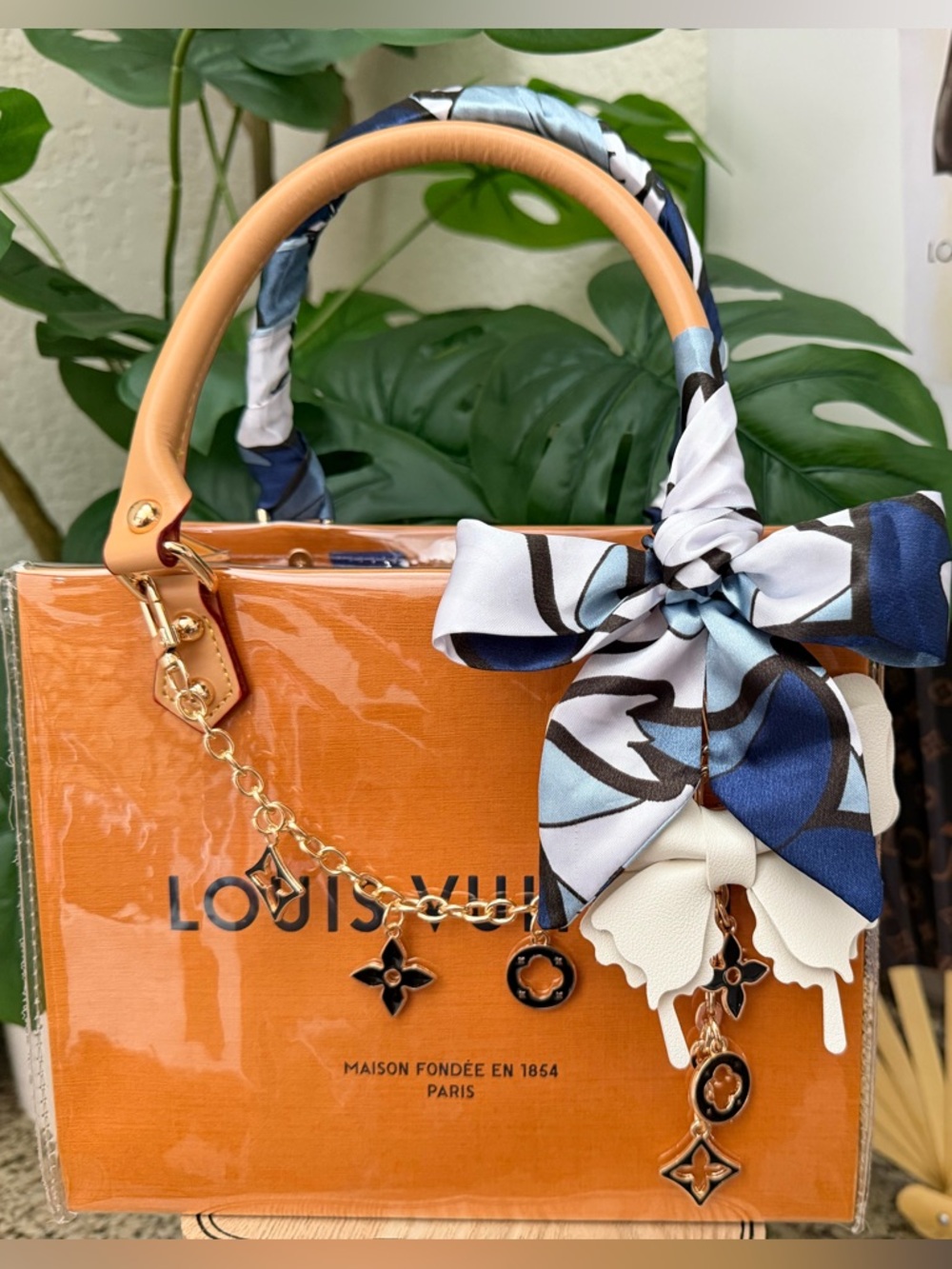 💙🤍💙Louis Vuitton Gift Bag Tote💙🤍💙 - Picture 2 of 7